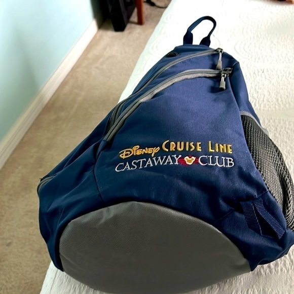 Disney Cruise Line Cast  Away Club NEW Sling Backpack Size Medium. - Picture 3 of 13